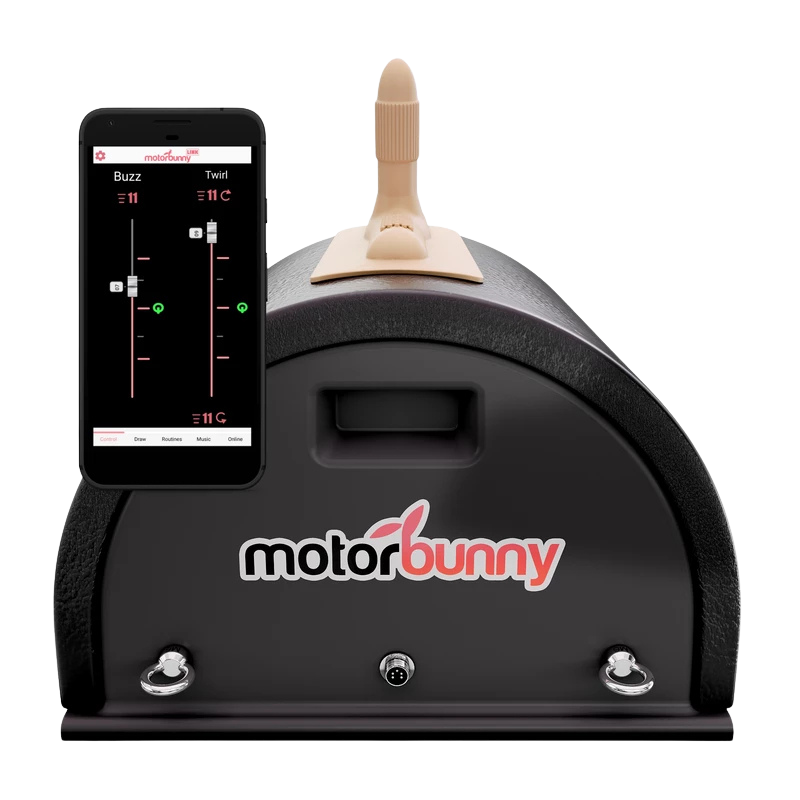 Motorbunny BUCK - Vue frontale avec embout et application MB LINK sur smartphone
